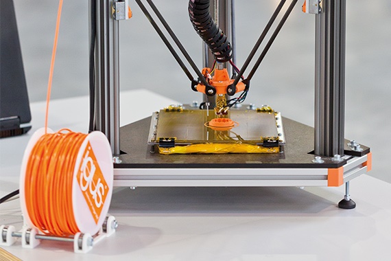 3D printer with filament