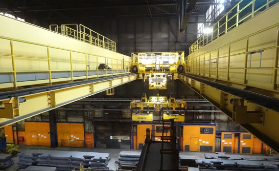 Energy supply at the slab transport crane in Thyssen Krupp's hot rolling mill